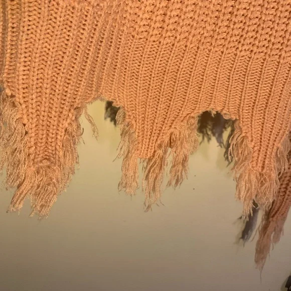 Light pink sweater // Size small - Picture 4 of 5